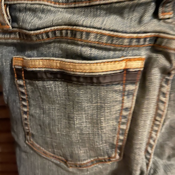 Beautiful BEBE ribbon embroidered jeans - Picture 6 of 8